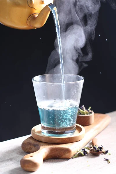 Hot Telang Flower Tea Clear Glass — Stock Photo, Image