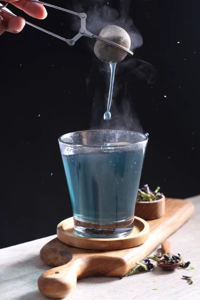 Hot Telang Flower Tea Clear Glass —  Fotos de Stock