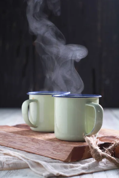 Gorąca Woda Parzenia Kawy Lub Herbaty — Zdjęcie stockowe