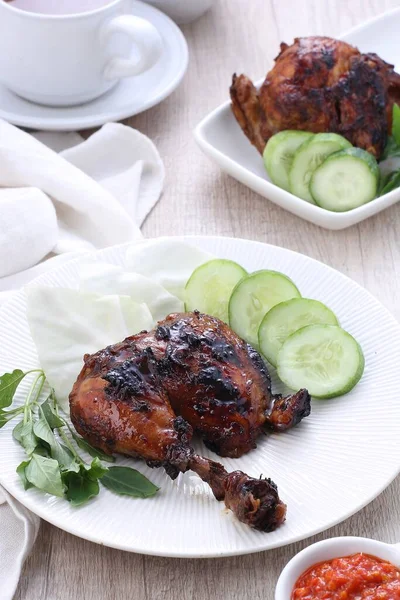 Honey Grilled Chicken White Plate — Stockfoto