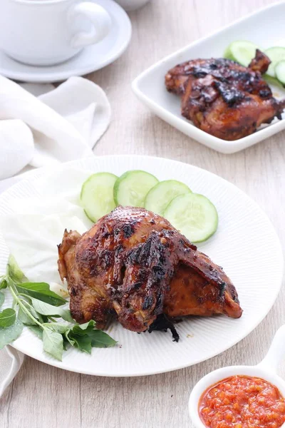 Honey Grilled Chicken White Plate — Stockfoto