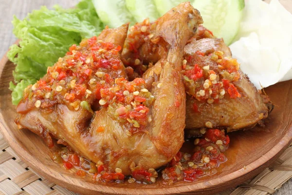 Ayam Penyet Indonesisch Gebakken Kipschotel Bestaande Uit Gebakken Kip Die — Stockfoto