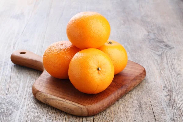 Een Sinaasappel Een Vrucht Van Verschillende Citrussoorten Familie Rutaceae Het — Stockfoto