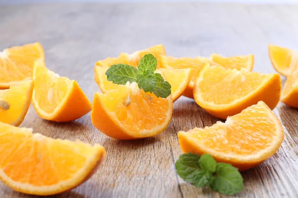 Een Sinaasappel Een Vrucht Van Verschillende Citrussoorten Familie Rutaceae Het — Stockfoto