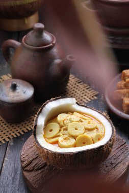 Sayur rebung Endonezya yemeğidir.