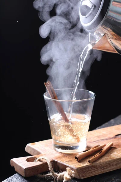 Tea Aromatic Beverage Prepared Pouring Hot Boiling Water Cured Fresh — Foto de Stock