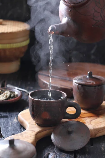 Tea Aromatic Beverage Prepared Pouring Hot Boiling Water Cured Fresh — Photo