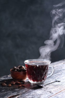 Kopi Tubruk, Endonezya tarzı bir kahvedir. Sıcak su doğrudan bardağın üzerine dökülür. Filtreleme olmadan, genellikle şeker ile birlikte. Bali 'de Kopi Tubruk 