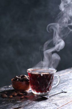 Kopi Tubruk, Endonezya tarzı bir kahvedir. Sıcak su doğrudan bardağın üzerine dökülür. Filtreleme olmadan, genellikle şeker ile birlikte. Bali 'de Kopi Tubruk 