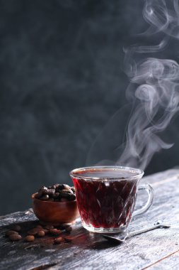 Kopi Tubruk, Endonezya tarzı bir kahvedir. Sıcak su doğrudan bardağın üzerine dökülür. Filtreleme olmadan, genellikle şeker ile birlikte. Bali 'de Kopi Tubruk 