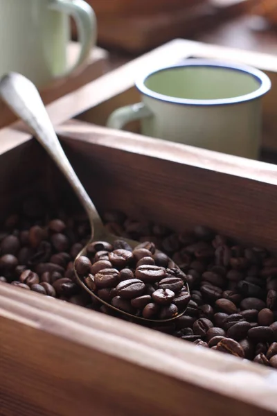 Kávová Zrna Jsou Semínkem Kávovníku Zdrojem Kávy Pecka Uvnitř Červeného — Stock fotografie