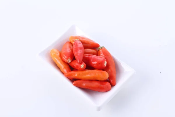 白色背景的红辣椒 — 图库照片