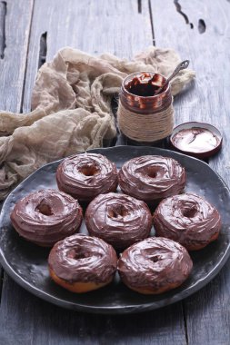 Çikolatalı Donut Ev Yapımı Lezzetli