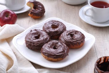 Çikolatalı Donut Ev Yapımı Lezzetli