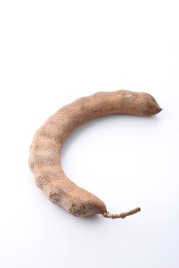 Demirhindi cevizi beyaz arkaplanda izole