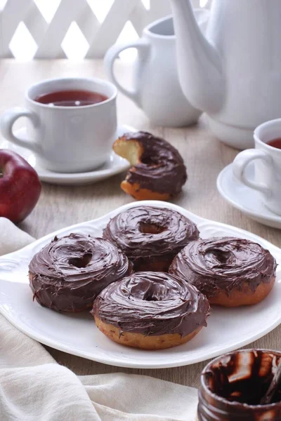 Çikolatalı Donut Yapımı Lezzetli — Stok fotoğraf