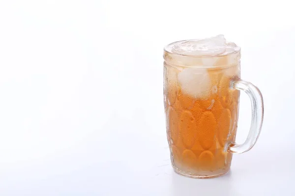 Beyaz Arka Planda Tatlı Buzlu Çay — Stok fotoğraf
