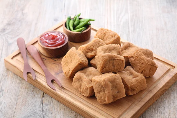 stock image Tahu sumedang or Tahu bunkeng (Sumedangite tofu, bunkeng tofu) is a Sundanese deep-fried tofu from Sumedang, West Java, Indonesia. It was first made by a Chinese Indonesian named Ong Kino. It has some different characteristic from other tofu.