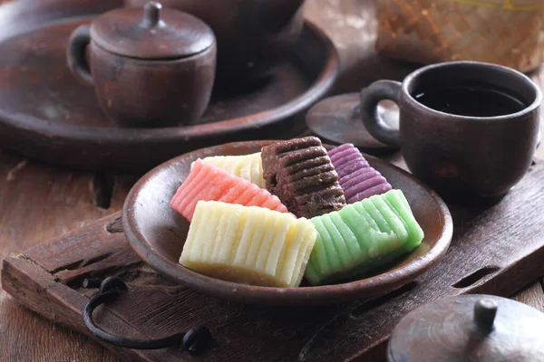 Los Pasteles Tradicionales Indonesios Son Como Anillos Con Sabores Dulces —  Fotos de Stock