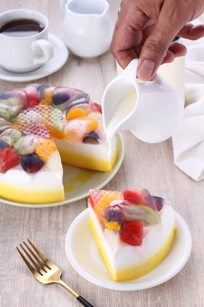 Delicioso Pastel Frutas Frescas Con Frutas Bayas —  Fotos de Stock