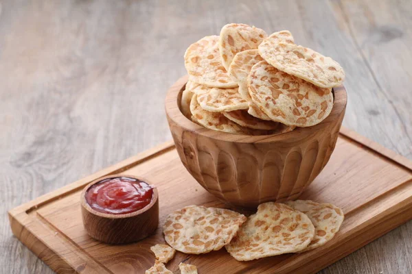 Chips Tempeh Crujientes Con Sabor Sabroso Crujiente —  Fotos de Stock