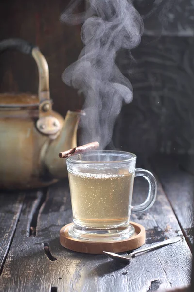 Tea Aromatic Beverage Prepared Pouring Hot Boiling Water Cured Fresh — Zdjęcie stockowe