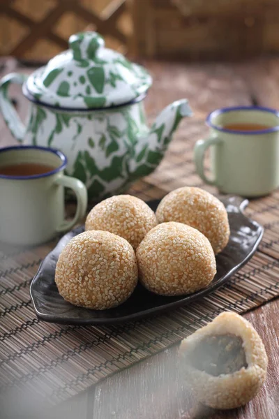 Onde-onde is a type of market snack cake that is famous in Indonesia. Onde-onde is easy to find in traditional markets, Onde-onde is also famous, especially in Chinatown both in Indonesia and abroad.