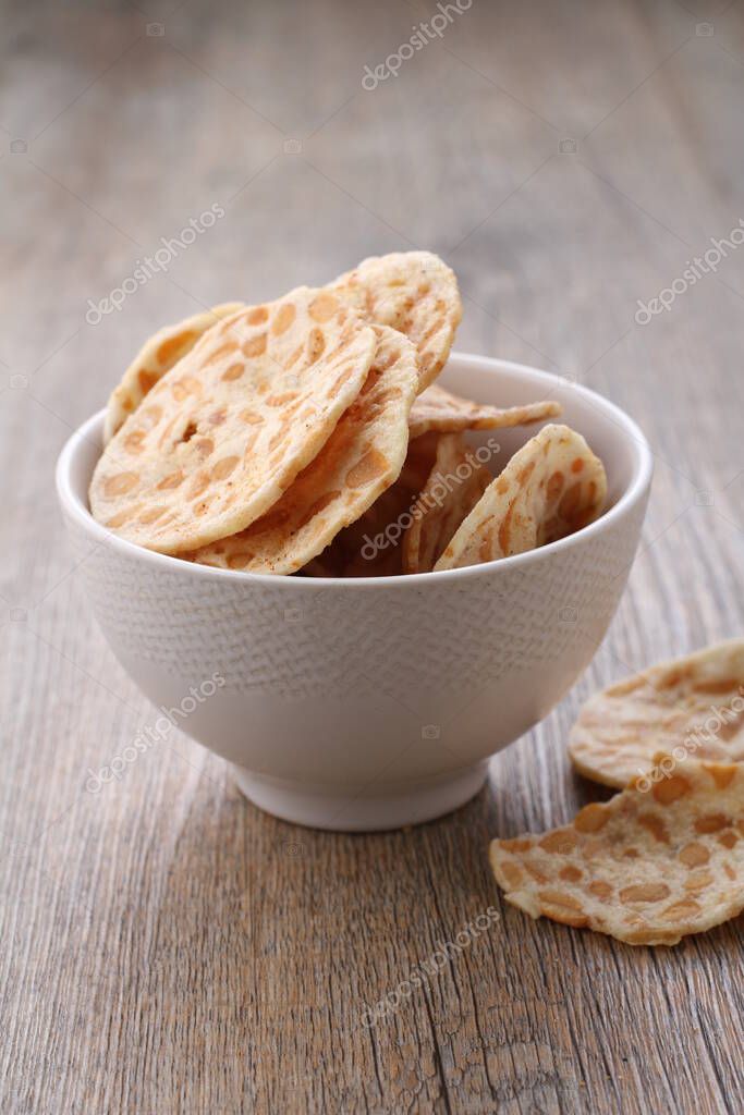 chips de tempeh crujientes con un sabor sabroso y crujiente 2023