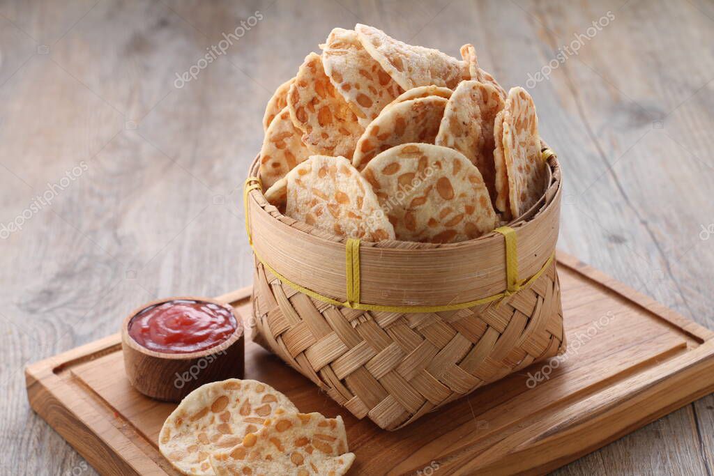 chips de tempeh crujientes con un sabor sabroso y crujiente 2023