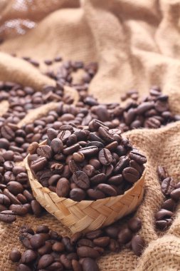 Kahve çekirdeği, kahve bitkisinin tohumu ve kahve kaynağıdır. Kırmızı ya da mor meyvenin içindeki çekirdek. Bu meyveye sıklıkla kahve kirazı denir..