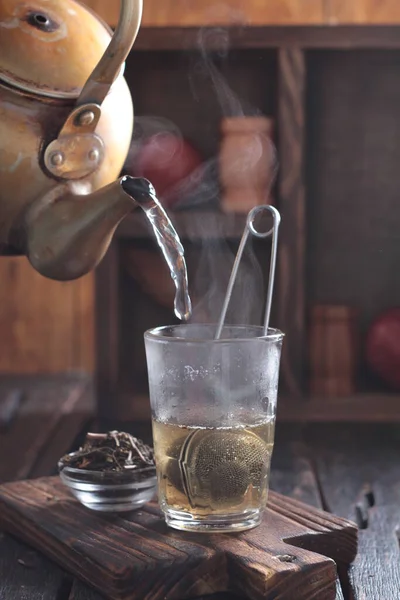 Tea Egy Aromás Ital Amelyet Forró Vagy Forró Víz Öntésével — Stock Fotó