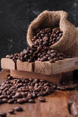 Kahve çekirdeği, kahve bitkisinin tohumu ve kahve kaynağıdır. Kırmızı ya da mor meyvenin içindeki çekirdek. Bu meyveye sıklıkla kahve kirazı denir..