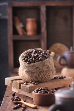 Kahve çekirdeği, kahve bitkisinin tohumu ve kahve kaynağıdır. Kırmızı ya da mor meyvenin içindeki çekirdek. Bu meyveye sıklıkla kahve kirazı denir..