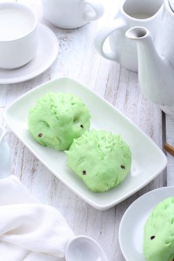 Tatlı hayvan karakterleri şeklinde çörekler ya da pao.