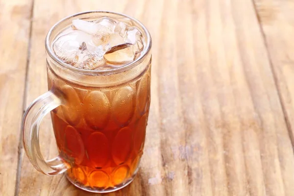 Сладкий Холодный Чай Деревянном Столе — стоковое фото