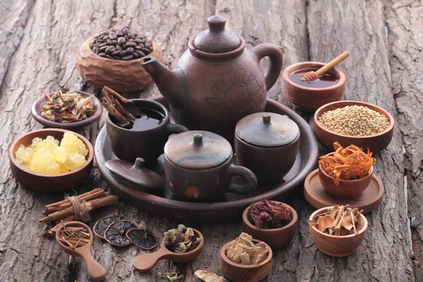 Einige Arten Von Kräutern Rund Die Teekanne — Stockfoto
