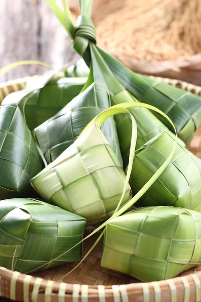 Kora Ketupat Młodych Liści Kokosa — Zdjęcie stockowe
