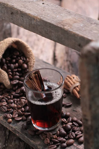 Coffee Drink Prepared Roasted Coffee Beans Darkly Colored Bitter Slightly — Stock fotografie