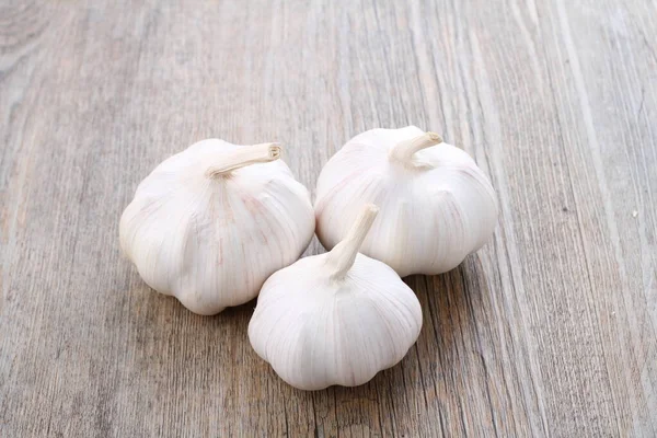 Garlic Wooden Cutting Background — Stock Photo, Image