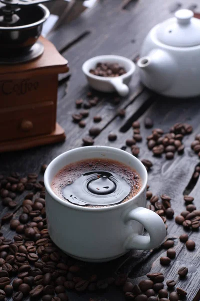 Coffee Drink Prepared Roasted Coffee Beans Darkly Colored Bitter Slightly — Stock Photo, Image