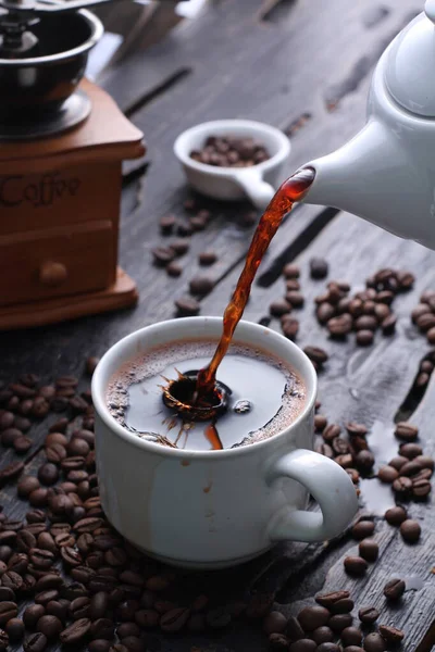 Kawa Napój Przygotowany Palonych Ziaren Kawy Ciemno Zabarwiona Gorzka Lekko — Zdjęcie stockowe