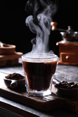 Kahve kavrulmuş kahve çekirdeklerinden yapılan bir içecektir. Koyu renkli, acı ve hafif asitli kahvenin öncelikle kafein içeriğinden dolayı insanlar üzerinde uyarıcı bir etkisi vardır. Sıcak içecekler için dünyadaki en yüksek satışa sahip yer..