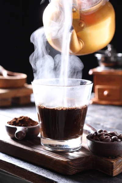 Кофе Напиток Приготовленный Жареных Кофейных Зерен Тёмный Горький Слегка Кисловатый — стоковое фото