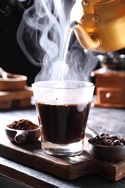 Koffie Een Drank Bereid Uit Gebrande Koffiebonen Donker Gekleurde Bittere — Stockfoto