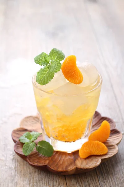 Ice Fresh Orange Mint Leaf Garnish — Stock Photo, Image