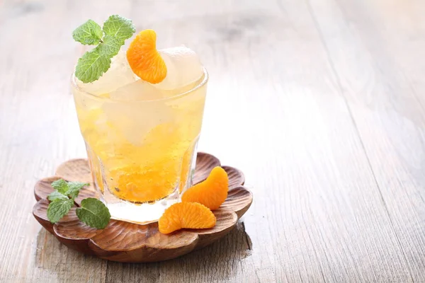 Ice Fresh Orange Liści Mięty Ozdobić — Zdjęcie stockowe
