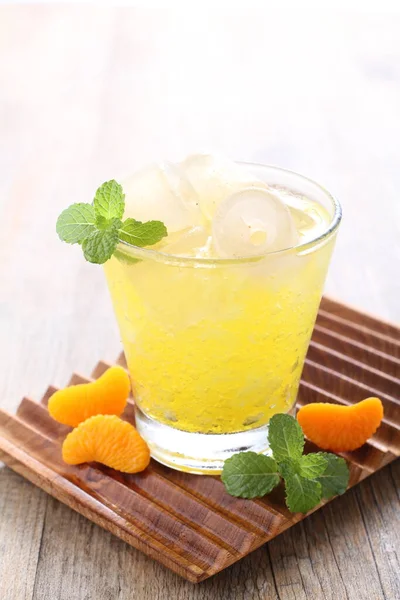 Ice Fresh Orange Liści Mięty Ozdobić — Zdjęcie stockowe