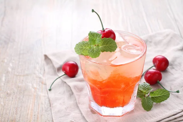 Fresh Ice Cherry Garnished Cherry Fruit Mint Leaves — Stock Photo, Image