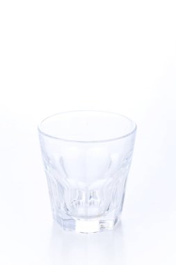 boş cam bardak beyaz arkaplanda izole