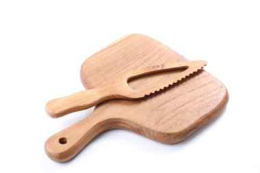 Tahta kesme tahtası beyaz arkaplanda izole edildi